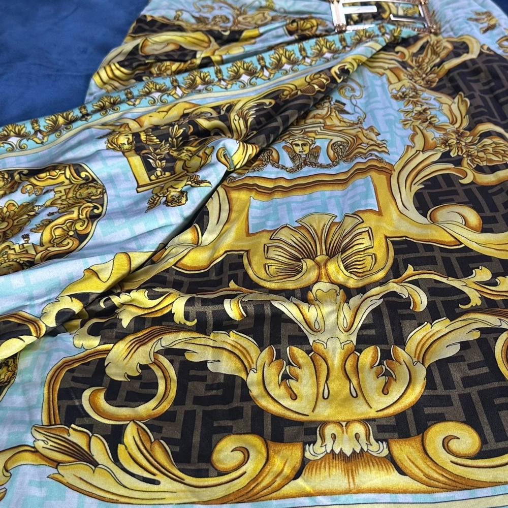 FENDACE GOWN - Picture 10 of 16